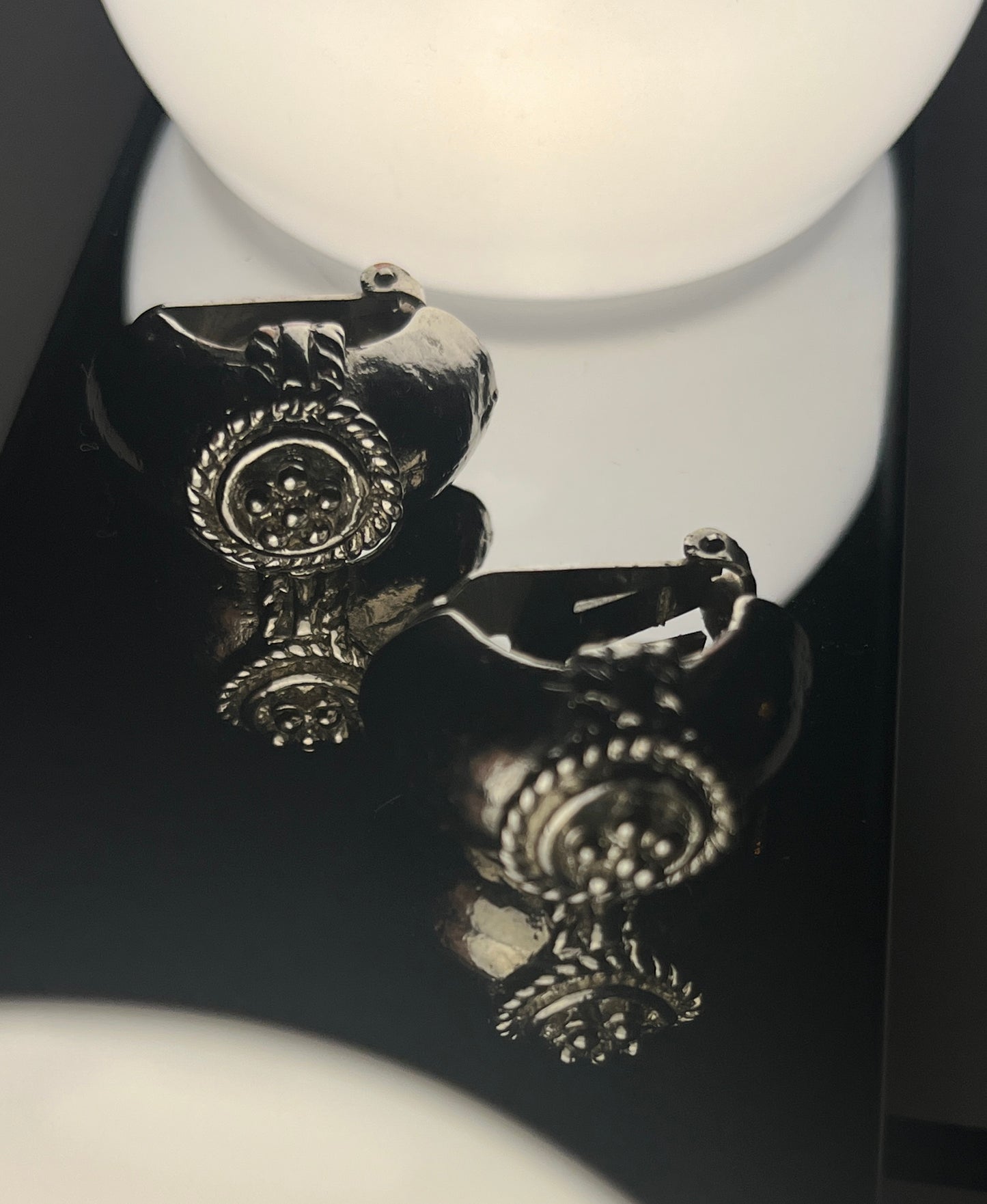 π ICONIC 90s: Kenneth Jay Lane Sculptural Silver Rope-Twist Clip-On Earrings