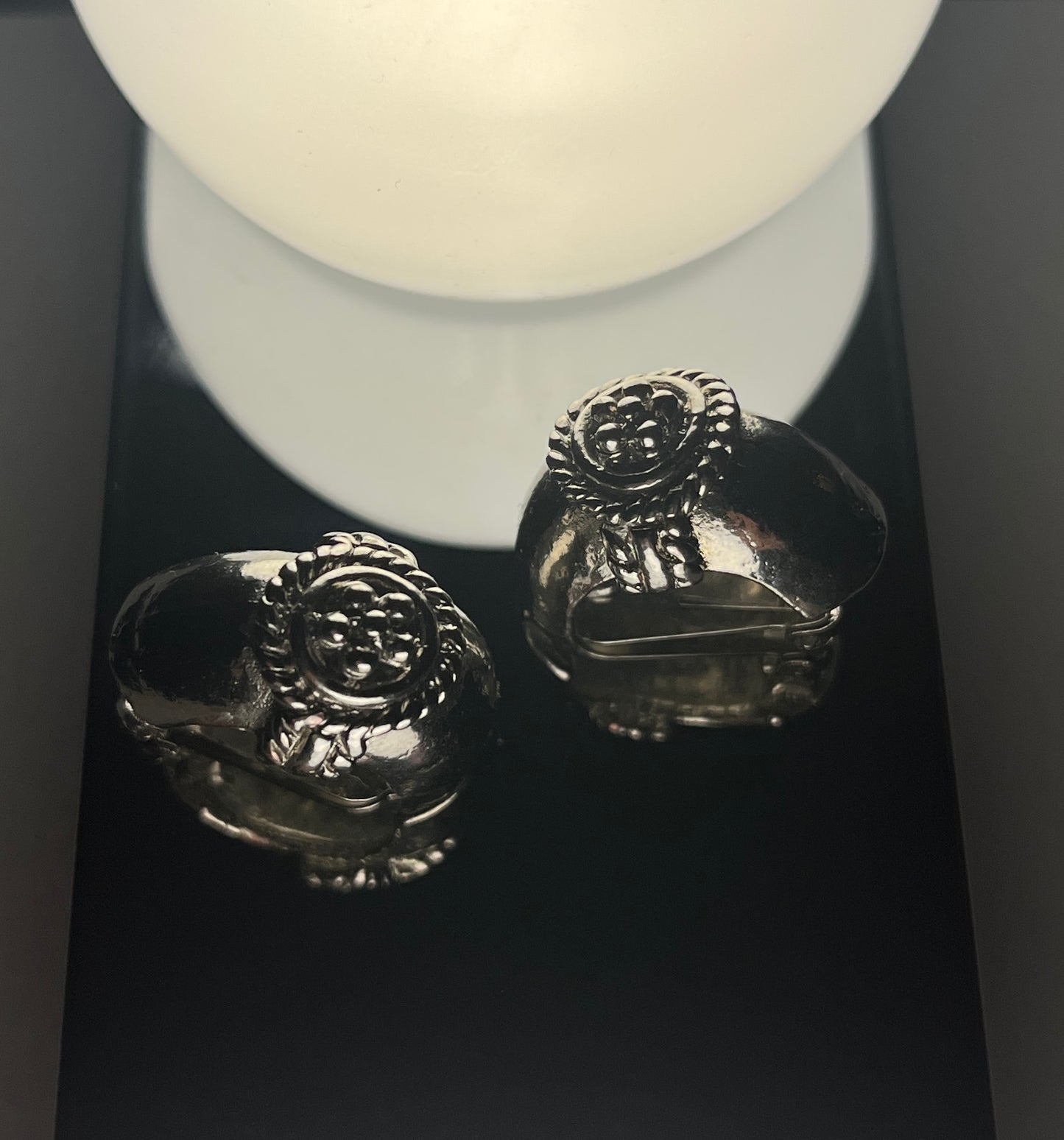 π ICONIC 90s: Kenneth Jay Lane Sculptural Silver Rope-Twist Clip-On Earrings