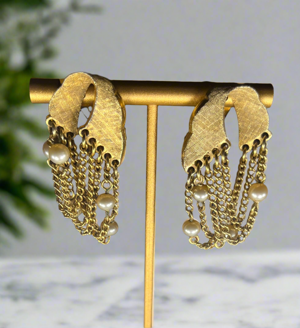 1940s Coro Pearl and Chainmail Earrings