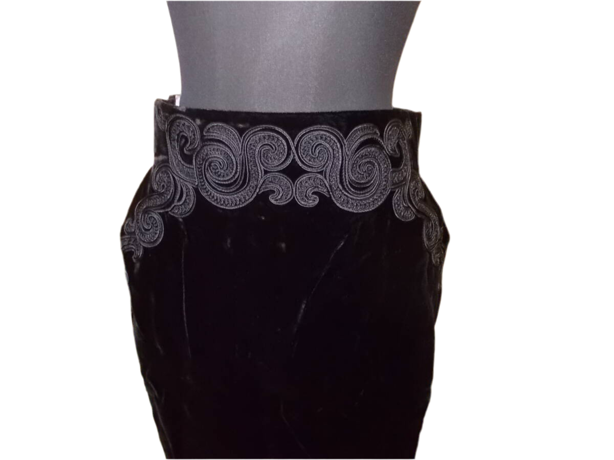 ✨ HAUTE COUTURE: Christian Dior 1980s Black Velvet Pencil Skirt - Embroidered Luxury